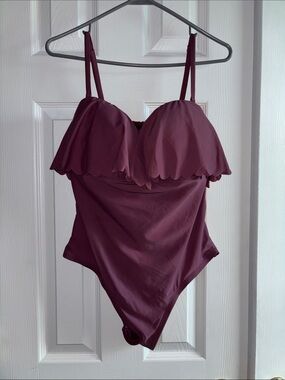 Kona Sol Scalloped One-Piece Swimsuit in Mauve